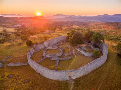  Die Great Enclosure - Ein monumentales Zeugnis der Shona-Architektur und ihrer tiefen spirituellen Verbindung zur Natur!